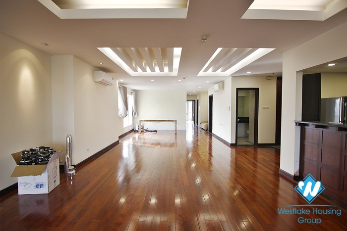Four-room ambassador-sized apartment for rent in a quiet alley in the heart of Hoan Kiem district